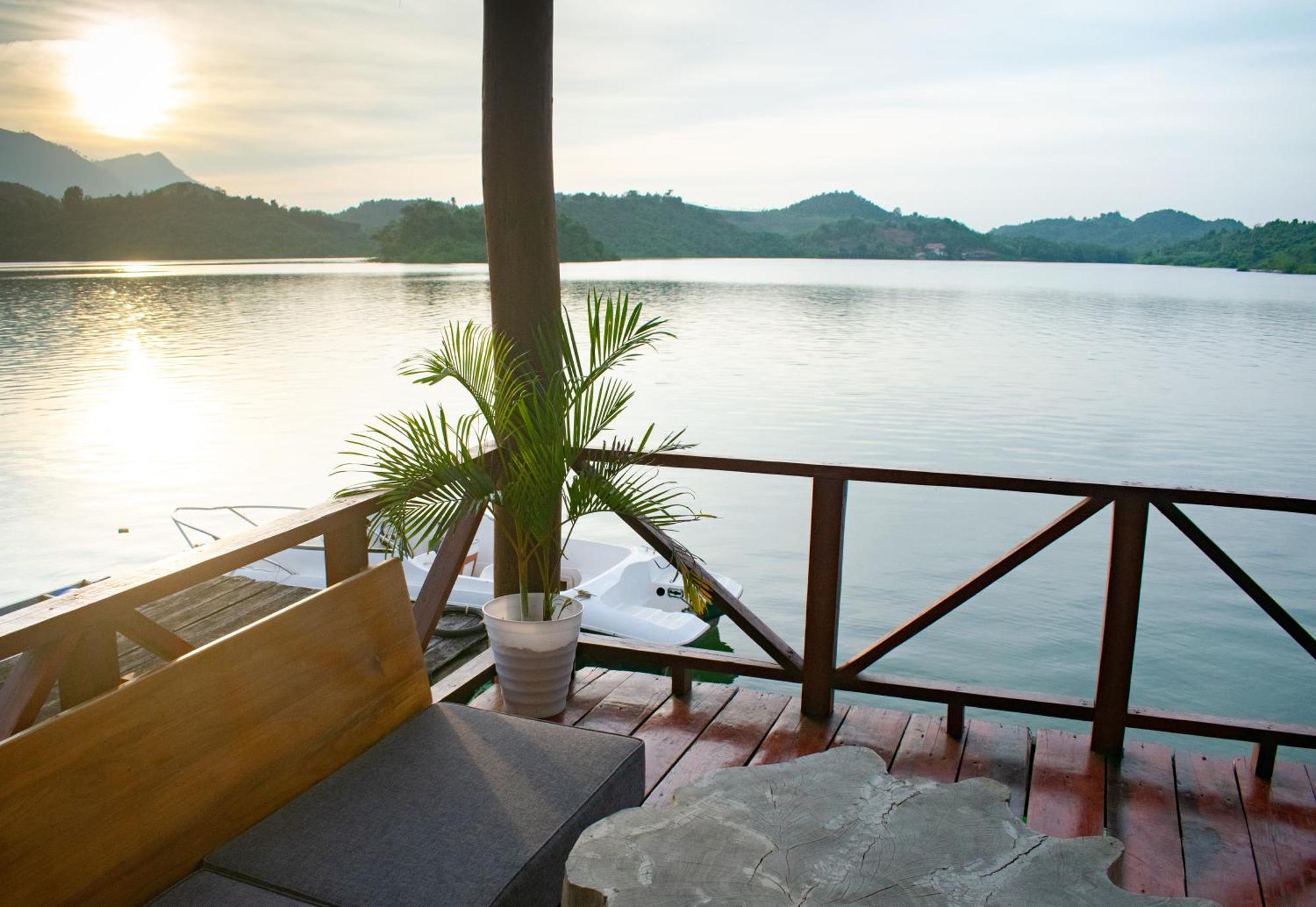 Sunset Nam Ngum Resort Vang Vieng Extérieur photo